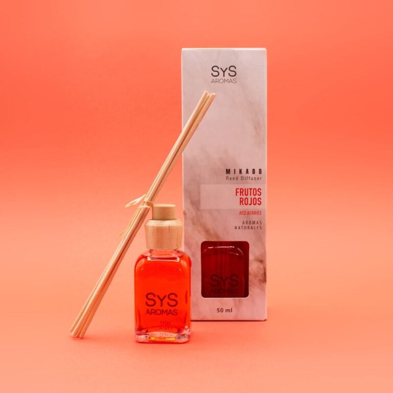 Ambientador Mikado Frutos Rojos 50ml SYS Aromas con estuche, frasco rojo y varillas naturales sin montar