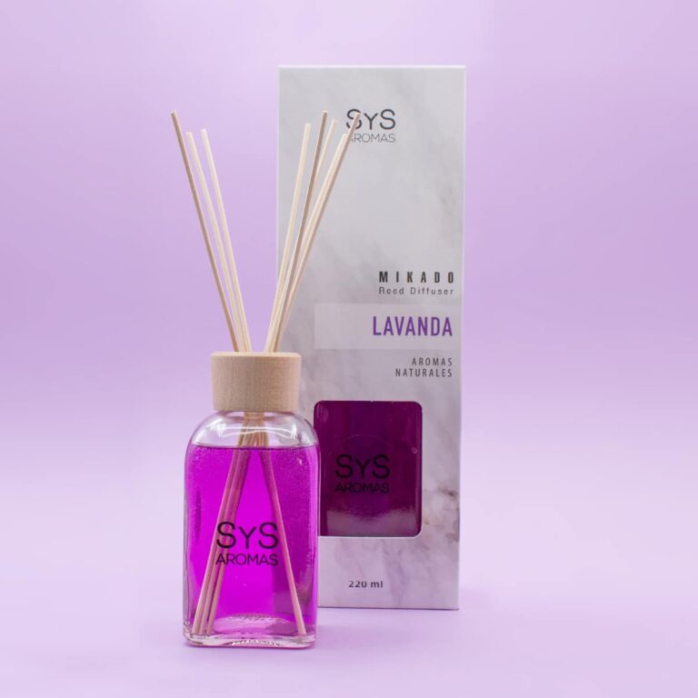 Ambientador Mikado Lavanda 220ml SYS Aromas con frasco morado, estuche, tapón de madera y varillas difusoras