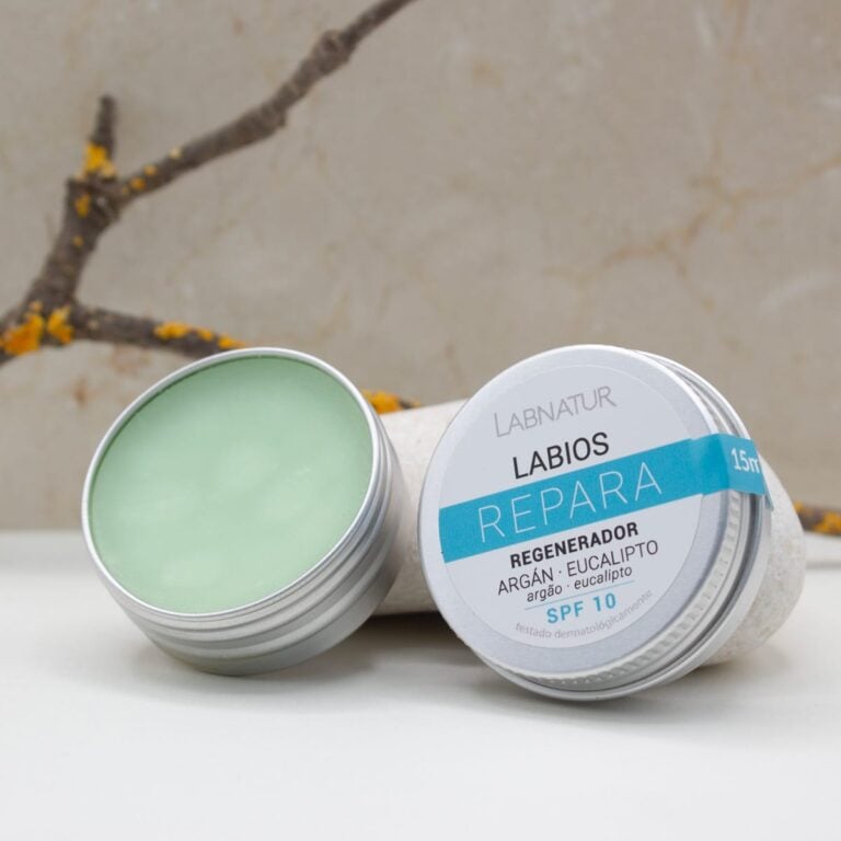 Bálsamo Labial Repara Labnatur 15ml para labios secos o agrietados con acción hidratante y nutritiva.