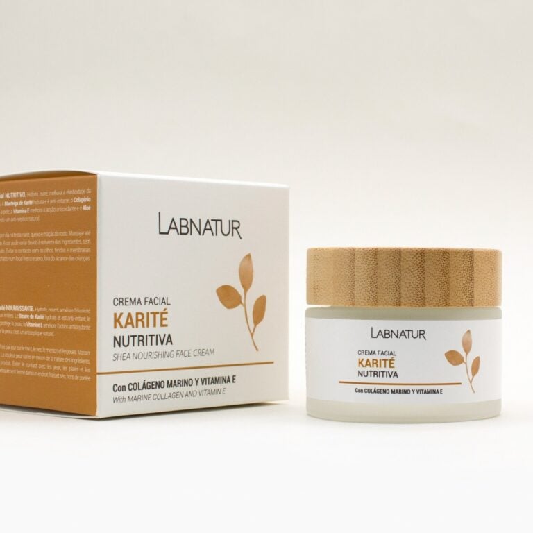 Crema Facial Manteca de Karité 50ml Labnatur junto a su estuche con lateral marrón y tapa efecto madera