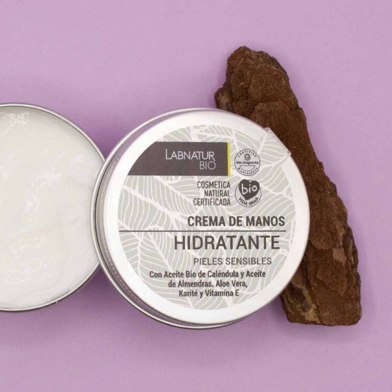 Crema de Manos Hidratante Labnatur Bio 50ml abierta mostrando textura cremosa para pieles sensibles.