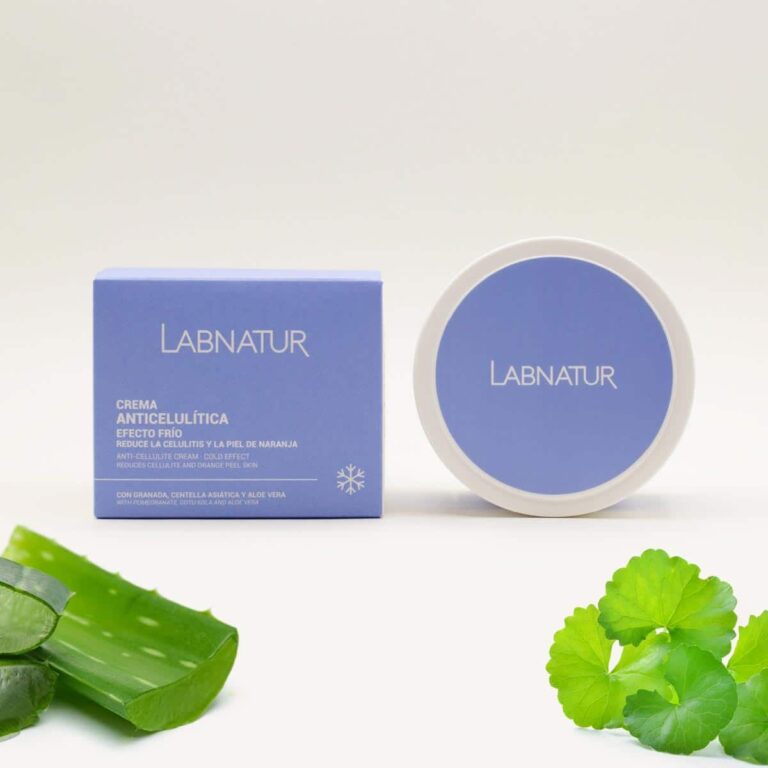Gel crema anticelulítico efecto frío Labnatur junto a aloe vera y centella asiática.