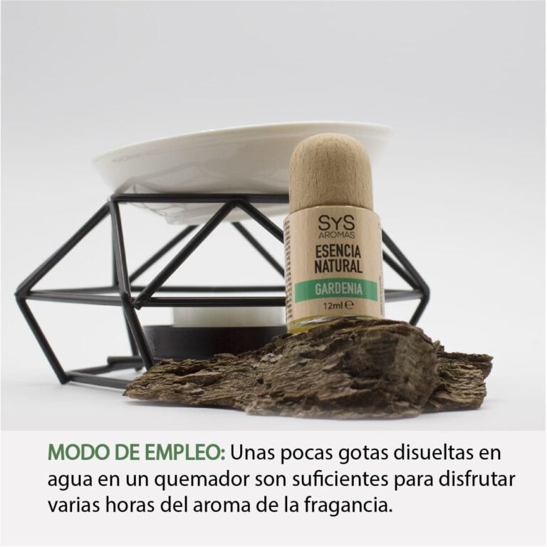 Esencia Gardenia 12ml SYS Aromas junto a un quemador de esencias y corteza natural con instrucciones de uso