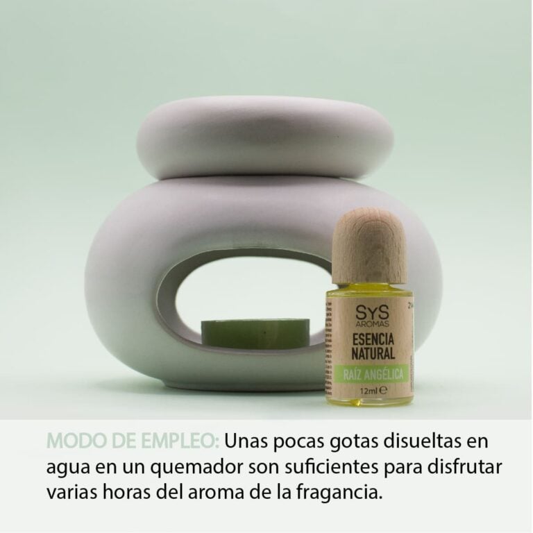Esencia Raíz Angélica 12ml SYS Aromas junto a un quemador de cerámica blanco con vela verde