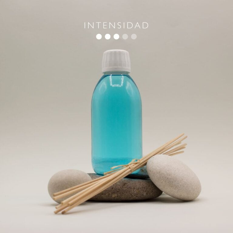 Recambio Mikado Ropa Limpia 200ml SYS Aromas con intensidad tres de cinco, varillas y piedras decorativas