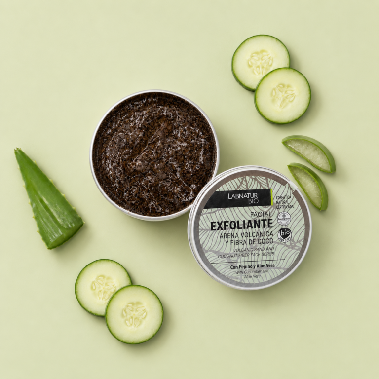 Exfoliante Facial 100 ml Labnatur Bio con pepino y aloe vera, exfoliante natural certificado con arena volcánica y fibra de coco para limpiar y suavizar la piel.