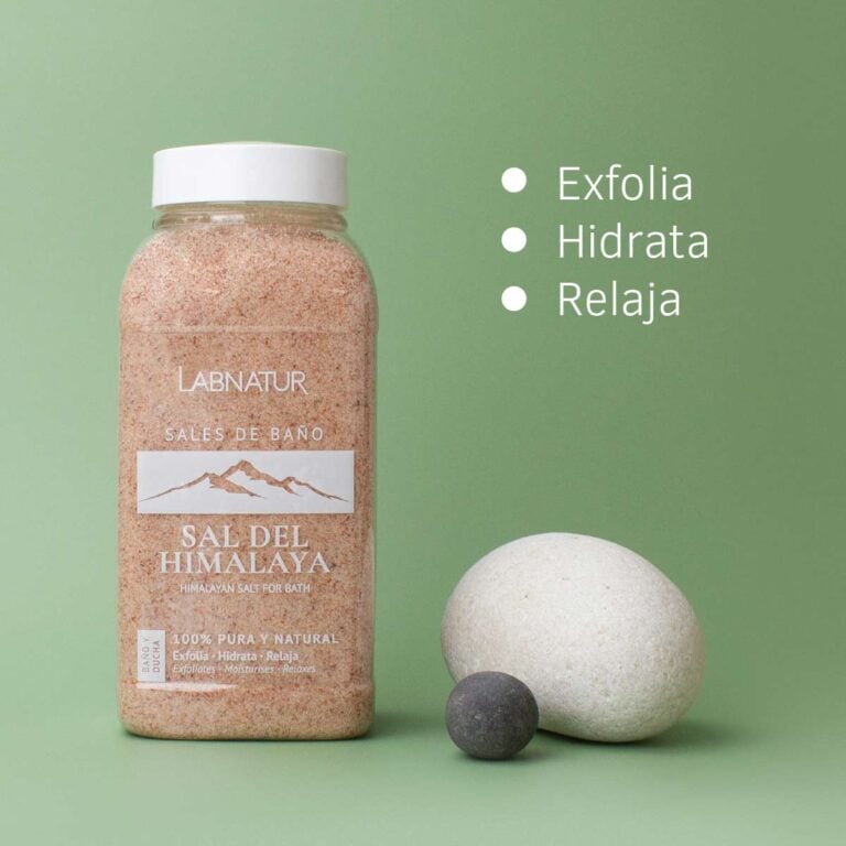 Sales de Baño del Himalaya 1200g Labnatur junto a piedras decorativas y los beneficios exfolia, hidrata y relaja