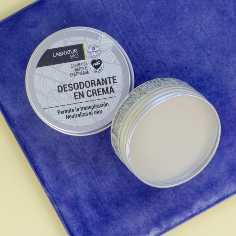 Desodorante en Crema Labnatur Bio 50ml abierto mostrando su textura cremosa en envase metálico.