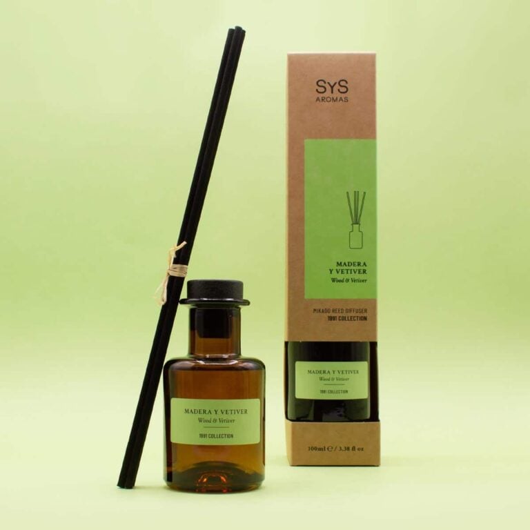 Ambientador Mikado Madera y Vetiver 100ml SYS Aromas con caja y varillas negras de la Colección 1991