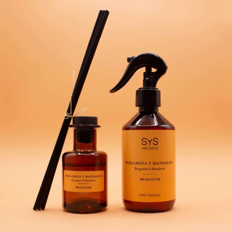 Ambientador Pulverizador Bergamota y Mandarina 300ml SYS Aromas junto al mikado de la Colección 1991