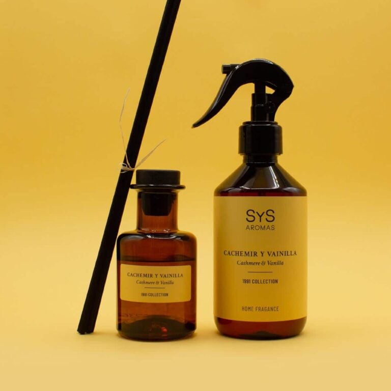 Ambientador Pulverizador Cachemir y Vainilla 300ml SYS Aromas junto al mikado de la Colección 1991