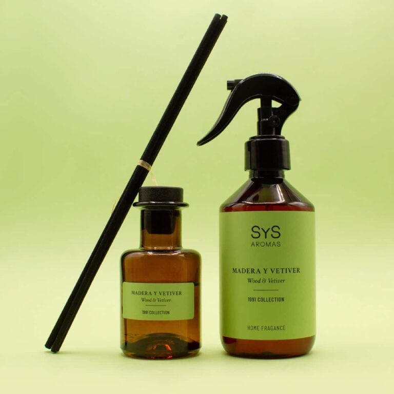 Ambientador Pulverizador Madera y Vetiver 300ml SYS Aromas junto a mikado de la Colección 1991