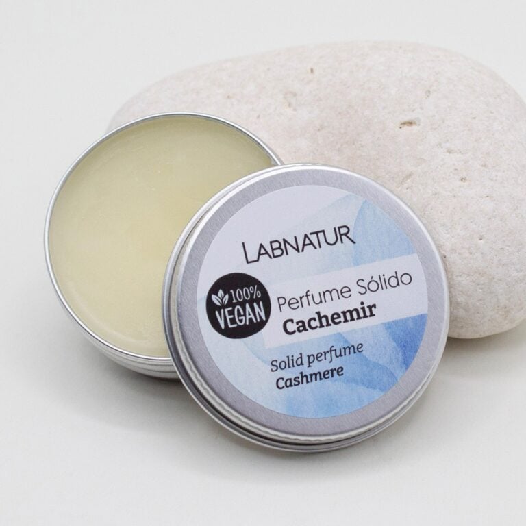 Perfume Sólido Cachemir 15ml Labnatur en envase metálico abierto con tapa azul y piedra blanca