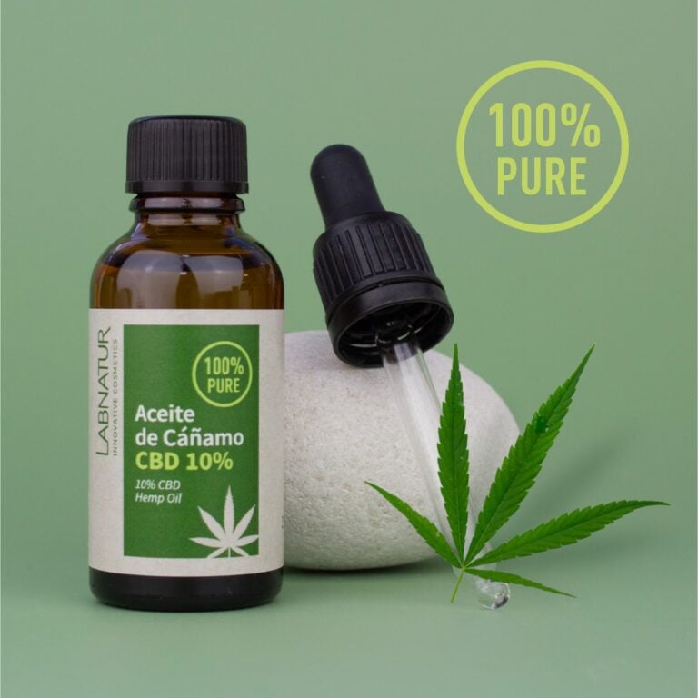 Aceite Puro CBD 10% Labnatur para piel sensible o con rojeces, con acción hidratante, antioxidante y calmante.