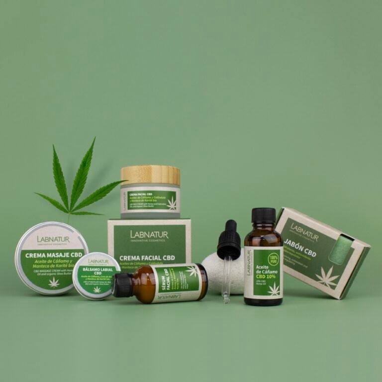 Gama CBD Labnatur con crema de masaje CBD, crema facial, sérum, aceite de cáñamo, jabón natural y bálsamo labial.