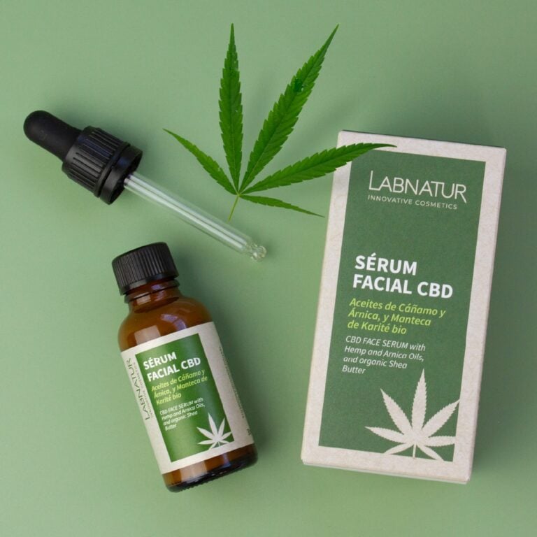 Sérum Facial CBD Labnatur 30ml para rutina facial natural con acción hidratante, antioxidante y revitalizante.