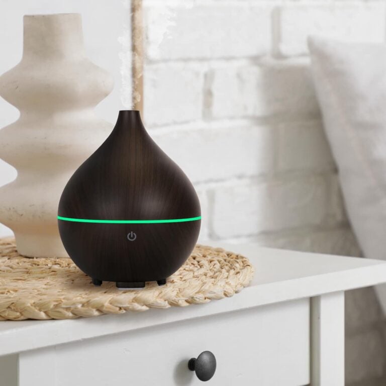 Humidificador Kumo 160ml SYS Aromas con acabado madera, luz LED verde y niebla fría