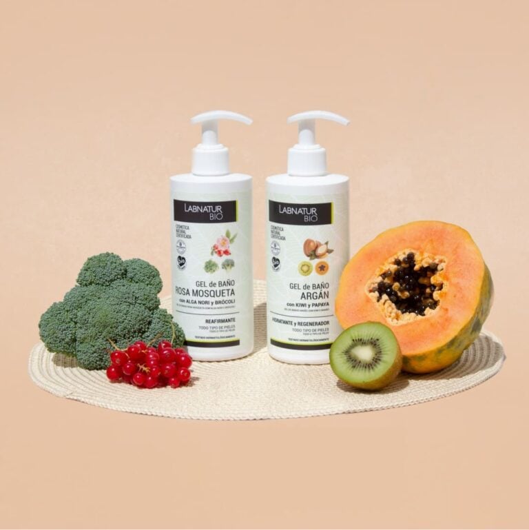 Gel de Ducha Rosa Mosqueta, Alga Nori y Brócoli 450ml Labnatur Bio junto a otro gel, brócoli, frutos rojos, papaya y kiwi
